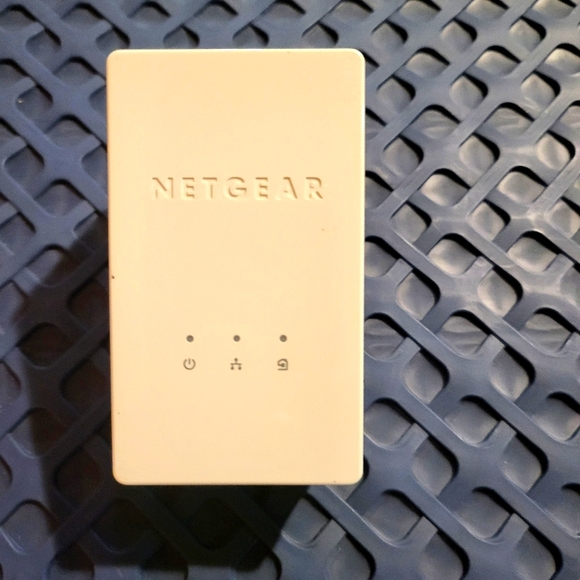 Netgear XAV1301v2 Powerline 200 Mini Adapter - Picture 6 of 7